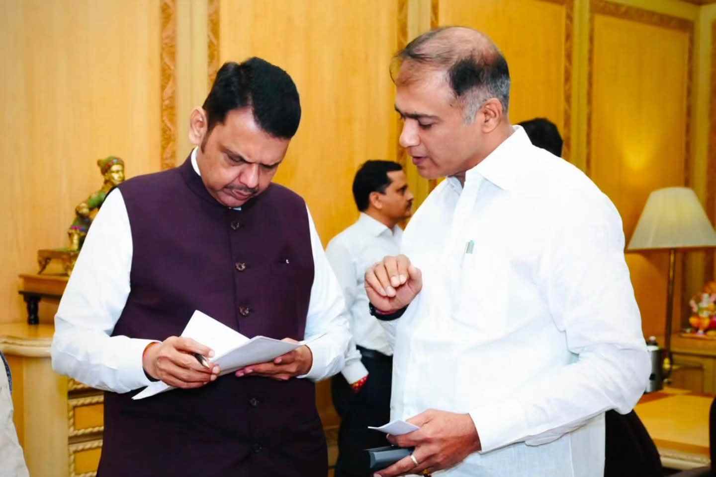 रोठा प्रकरणी मुख्यमंत्री फडणवीसांकडे न्यायाची मागणी; पालकमंत्री डॉ. पंकज भोयर यांचीही विशेष चर्चा
